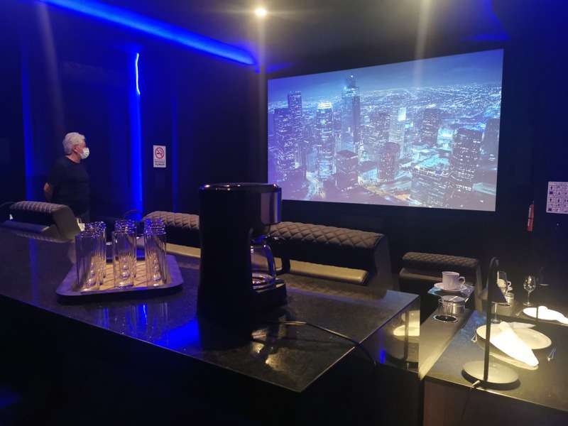 SALA DE TV LOS ROBLES